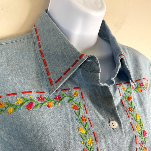 Northern Isles Tops - Vintage Floral Chambray Top NWT Womens 14 Button Up Camp Shirt Nature Cottage